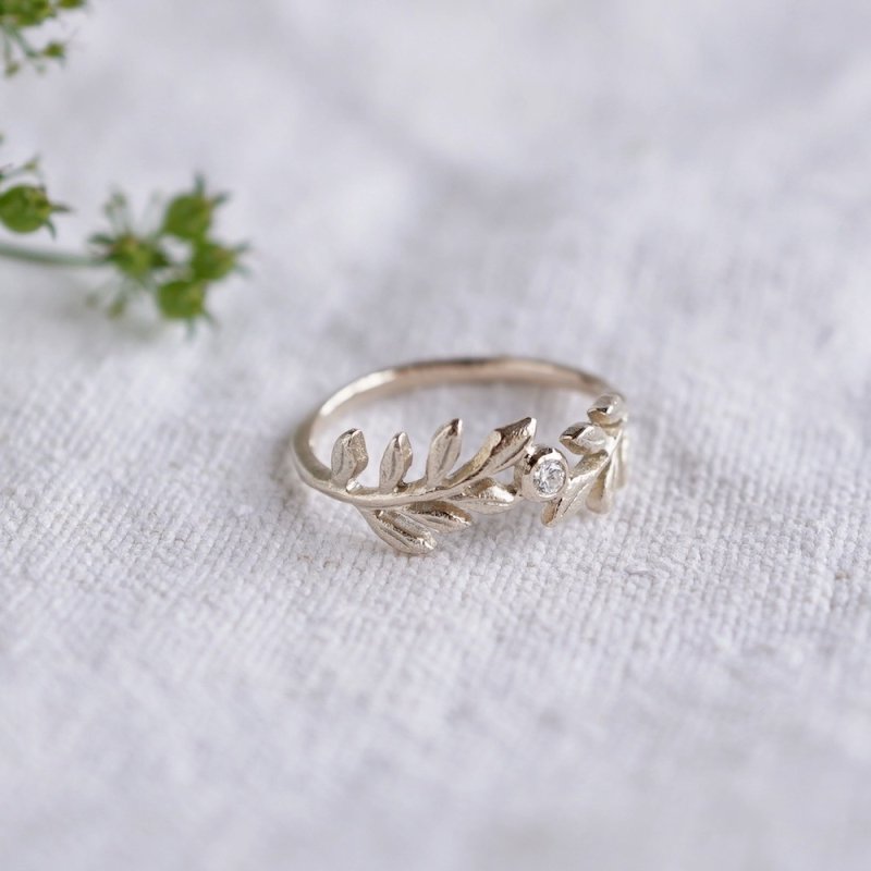 Foliage diamond ring