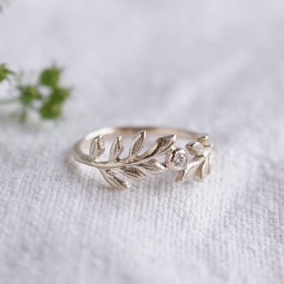 Foliage diamond ring