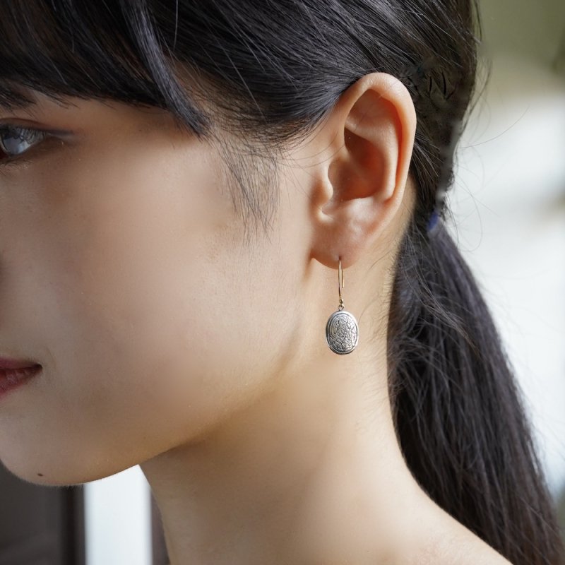Initial earrings [J]