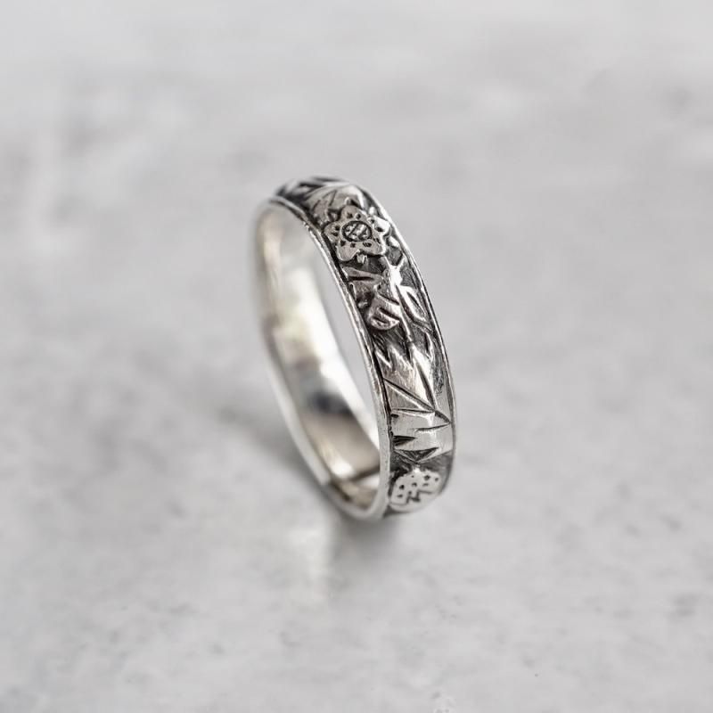Wild strawberry ring