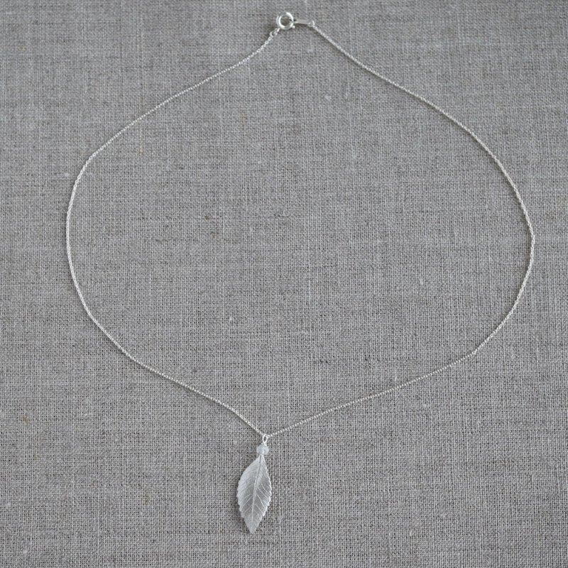 Elm leaf stone necklace (small)