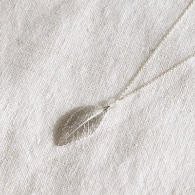 Elm leaf stone necklace (small)