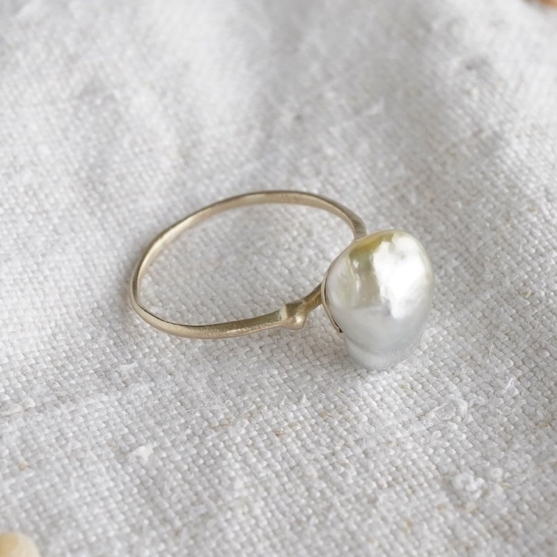 Tahitian baroque pearl ring