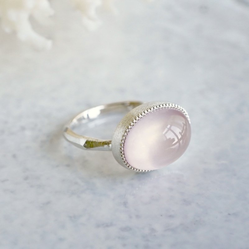 Pink quartz ring