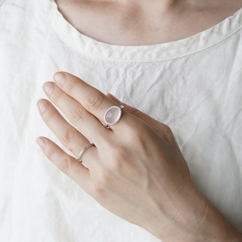 Pink quartz ring