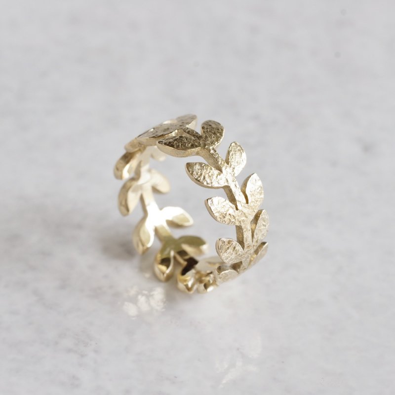 Laurel leaf ring