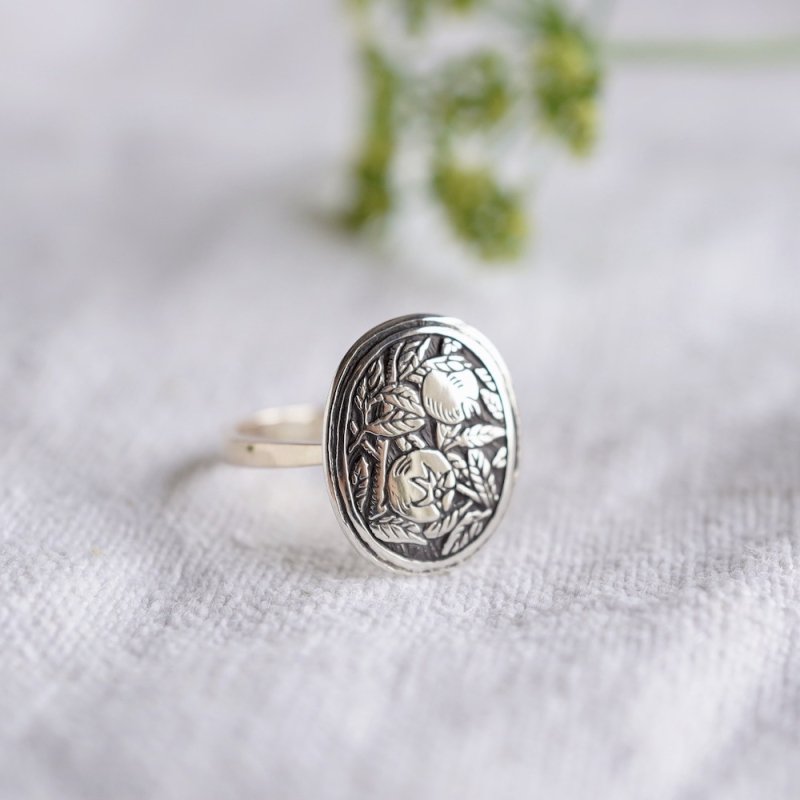 Pomegranate ring