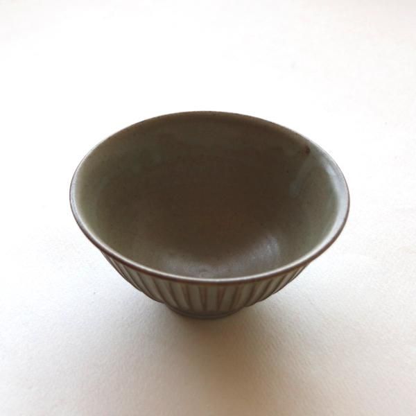 ほっこり栗釉の手作り茶碗 和食器 松助窯 しのぎ 小さなご飯茶碗 ピンクマット釉 お茶碗