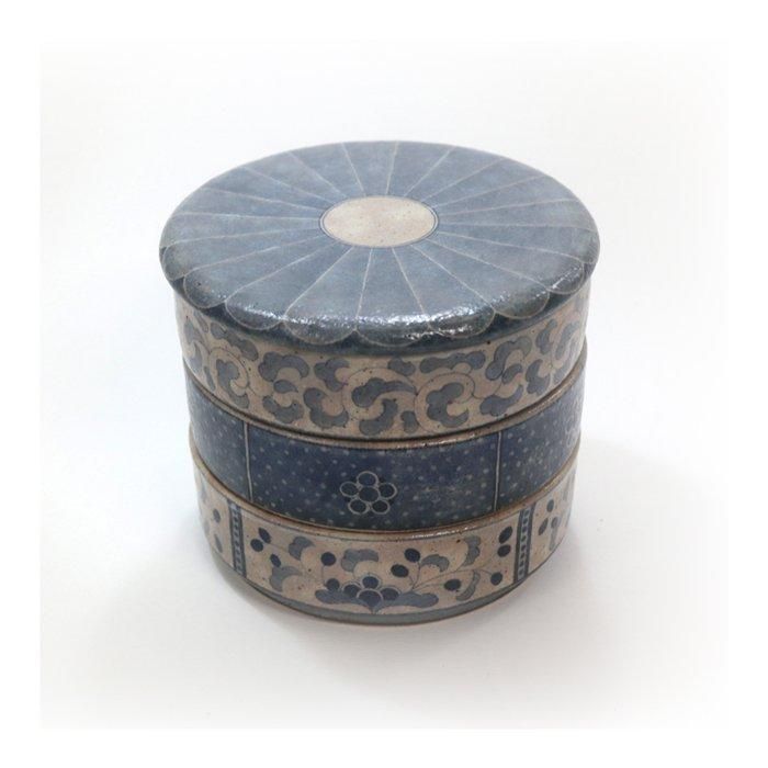 大山文女/重箱/三段/唐草/染付け - 力丸雑貨店 作家の器（うつわ