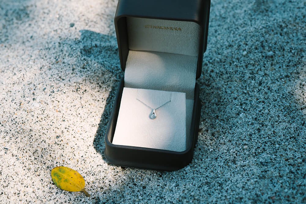 しずくのしずくネックレス 2 - Kei Nakamura Jewellery | 屋久島で生まれる感動 ジュエリー 結婚指輪