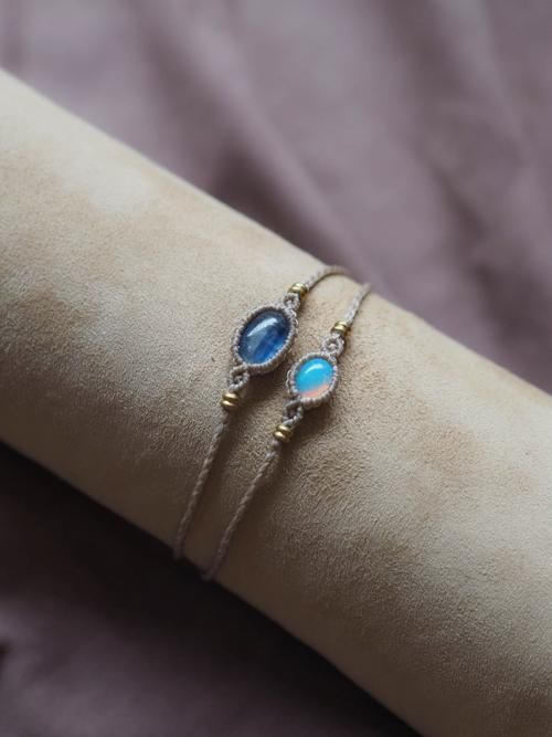 宝石質オパールのマクラメブレスレット 受注販売】天然石オパール✴︎10月誕生石 マクラメブレスレット