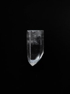穴あき水晶原石（ブラジル・ミナスジェライス州コリント産）／ルース4