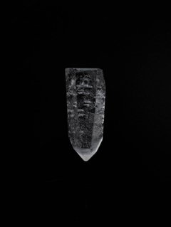 穴あき水晶原石（ブラジル・ミナスジェライス州コリント産）／ルース8