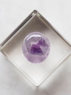 トラピッチェアメジスト ルース トラピッチェアメジスト Queen 18cts./ ルース・カボション