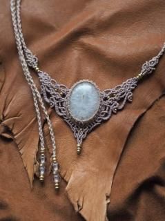 ヘマタイトインクォーツのマクラメネックレス マクラメ編みペンダント ソーラークォーツ（インド産