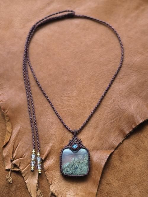 カイヤナイト ネパール産 ＊ マクラメネックレス ペンダント カイヤナイト（ネパール産）水晶ポイント原石 （ブラジル産