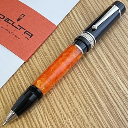 デルタ ローラーボール ドルチェビータ オリジナル ミッドサイズ DV Mid-Size シルバートリム ステンレススチールニブ DELTA  Dolcevita Rollerball pen Original │ インへリットペン