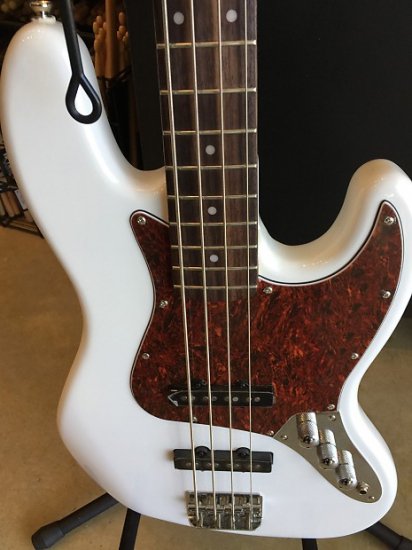 Squier Vintage Modified Jazz Bass Olympic White ギター - 輸入