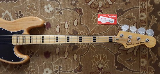 Fender Limited Edition 70's Jazz Bass in Natural with Professional