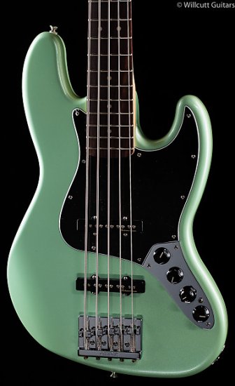 Fender / Deluxe Jazz Bass 5弦 - ベース