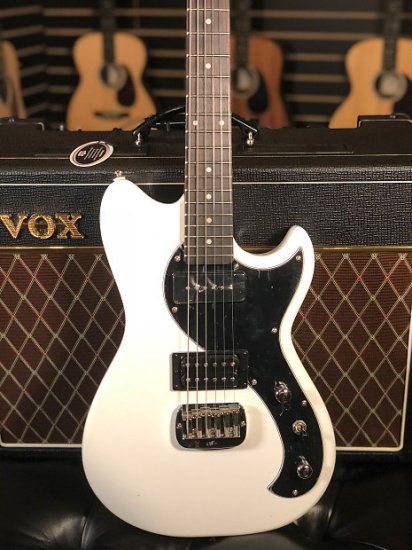 G&L Tribute Fallout Electric Guitar - Gloss White ギター - 輸入ギターなら国内最大級Guitars  Walker（ギターズ　ウォーカー）