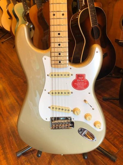 Fender classic player 50s deals stratocaster shoreline gold