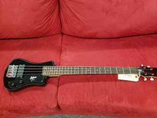 Hofner CT Series Shorty Travel/Mini Bass Guitar 2018 Black with Bag 