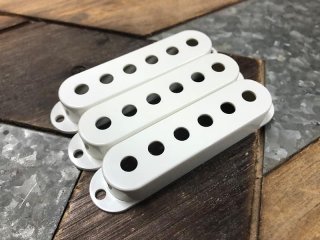 Tricked Out Guitar pickup covers for Fender Strat white set of 3 送料無料