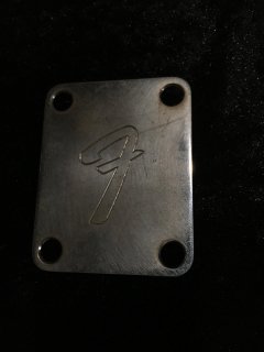 Fender　フェンダー純正 4-BOLT '70S VINTAGE-STYLE F LOGO NECK PLATE Relic　0991448100 送料無料
