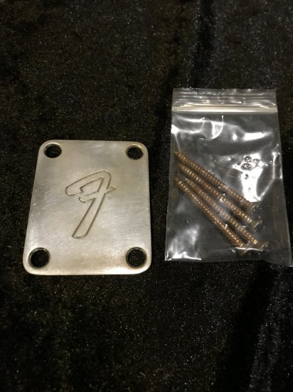 Fender　フェンダー純正 4-BOLT '70S VINTAGE-STYLE F LOGO NECK PLATE Relic　0991448100  送料無料