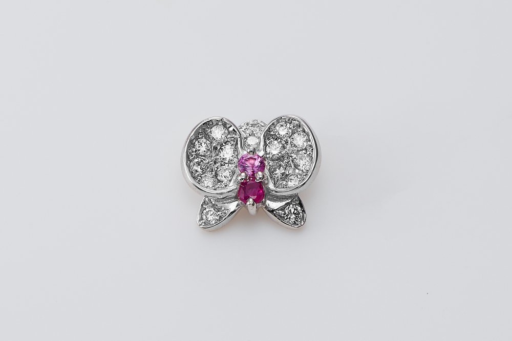 レディオーキッド』 Lady Orchid（蘭の花ピアス K18WG×ダイヤモンド
