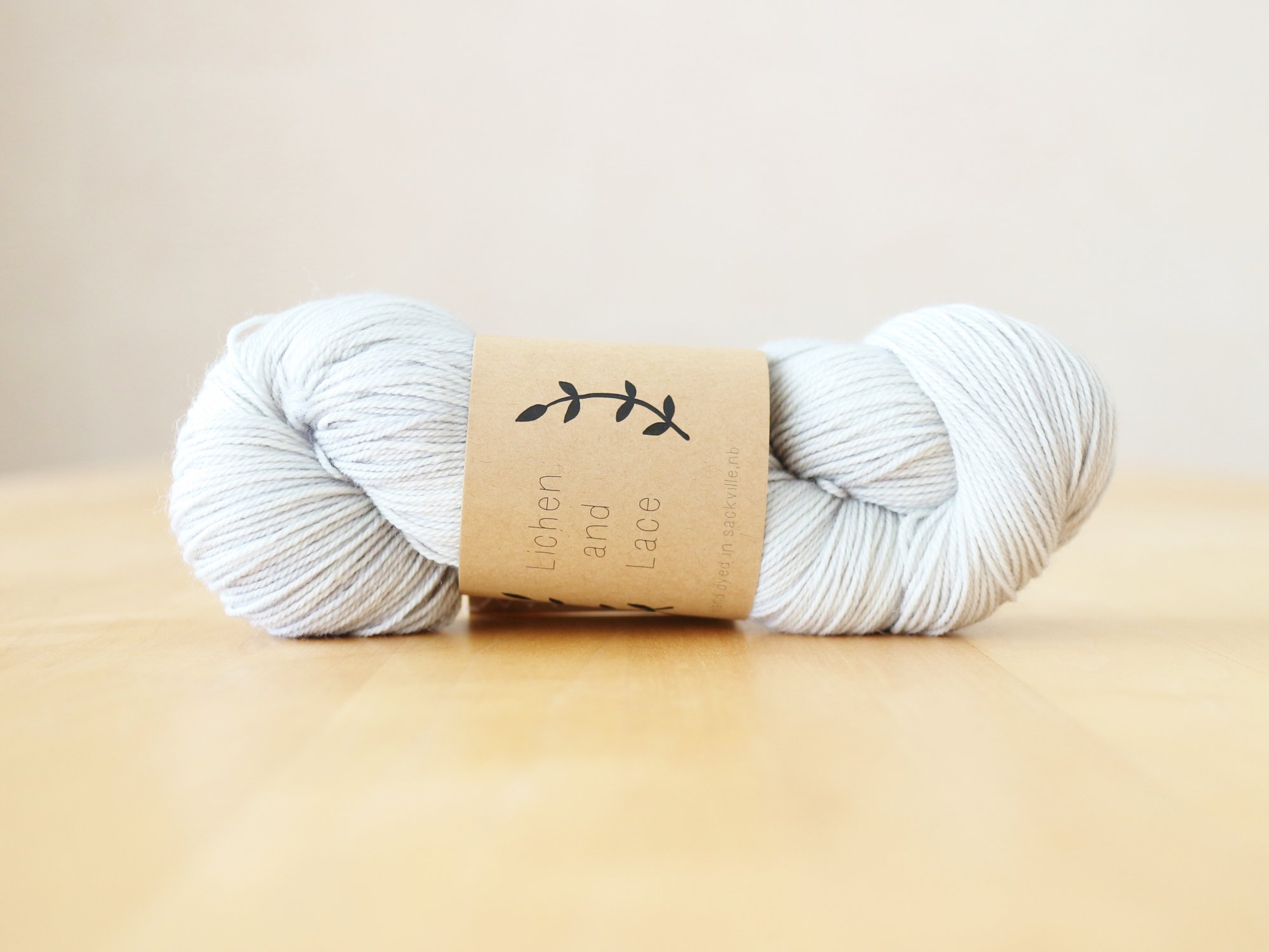 【Lichen and Lace】<br>80/20 Sock<br>silver fox