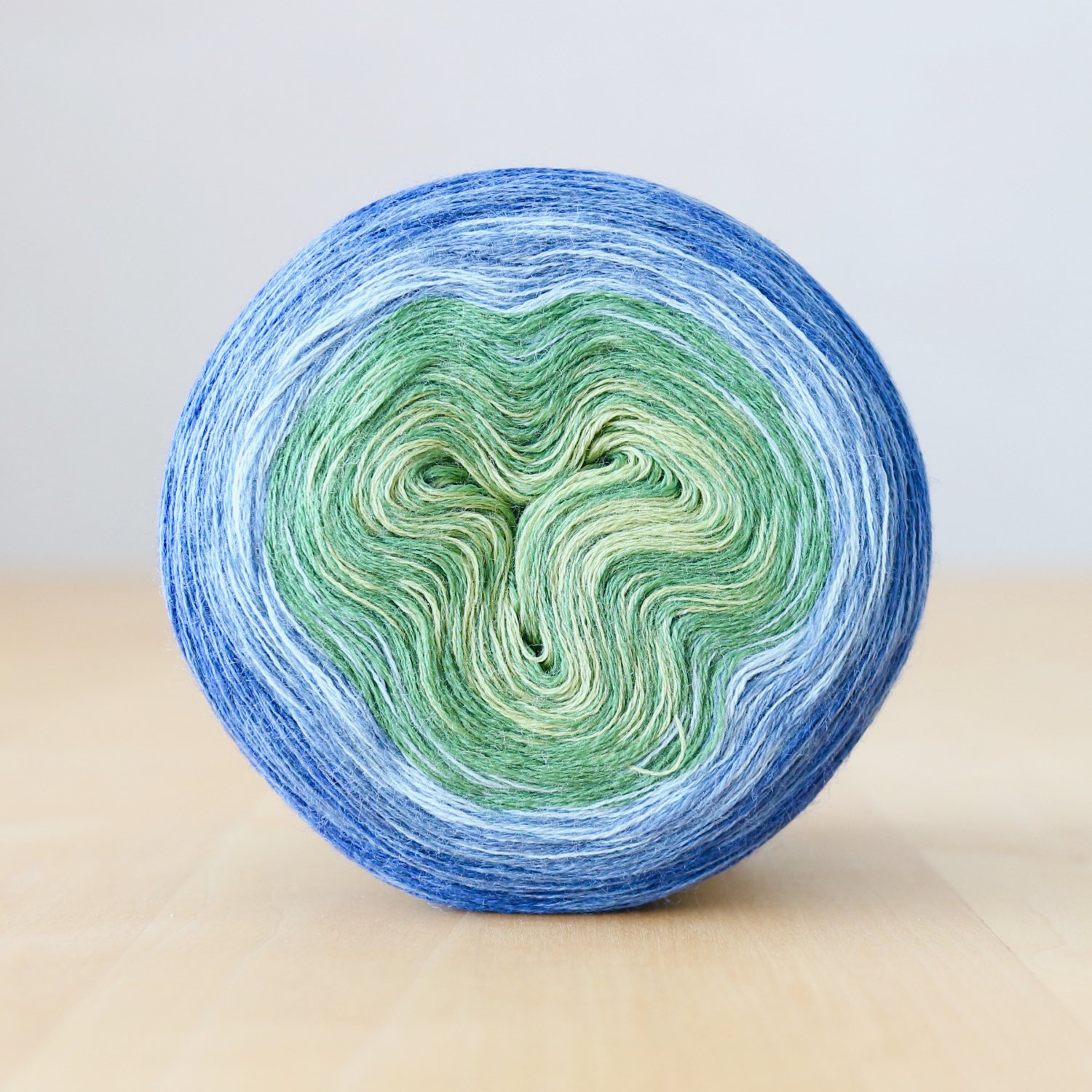 Jolly knits<br>Gradient Yarn Merino 3PLY1000m<br>BLUE HORTENSIA