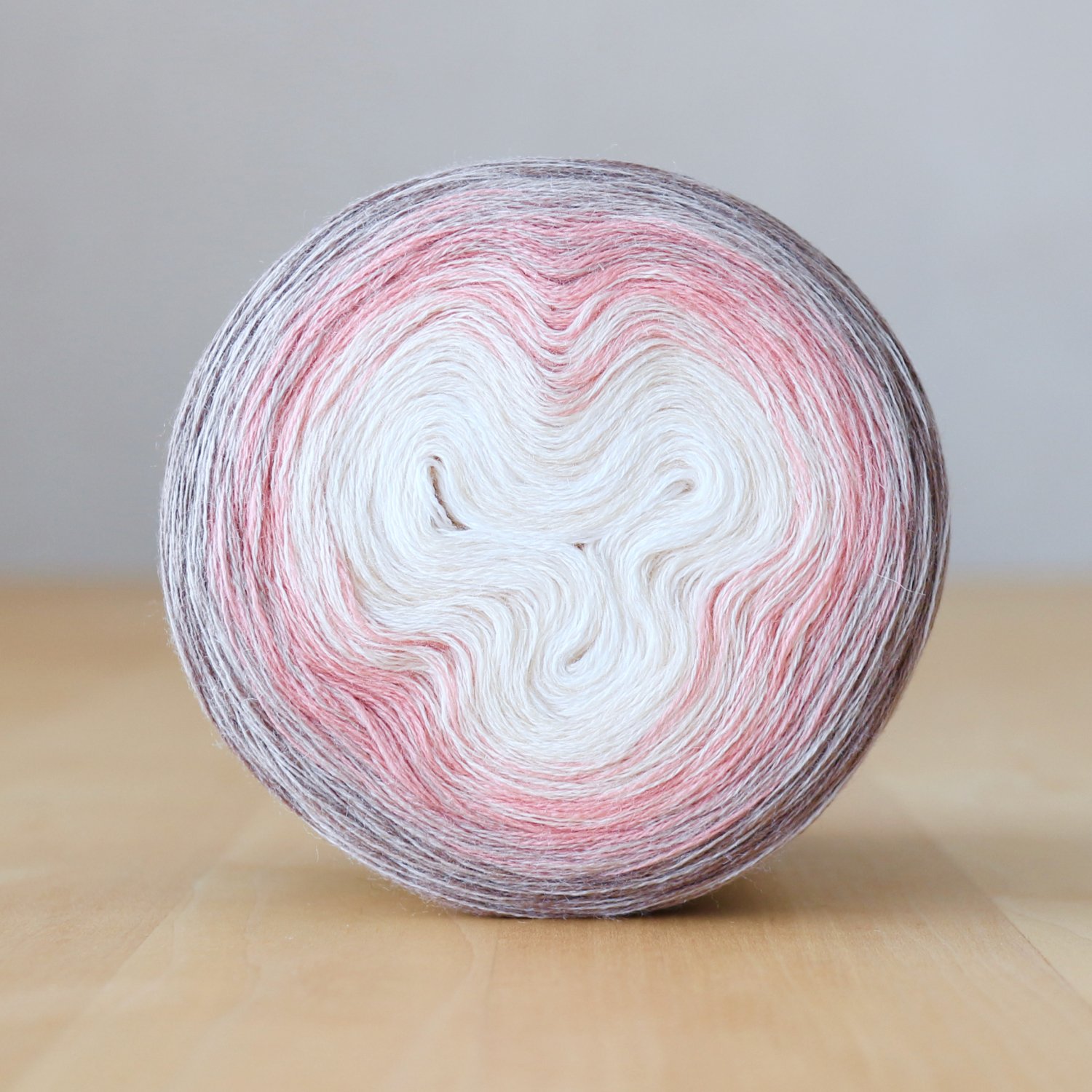 【Jolly knits】<br>Gradient Yarn Merino 3PLY（1000m）<br>DESERT ROSE