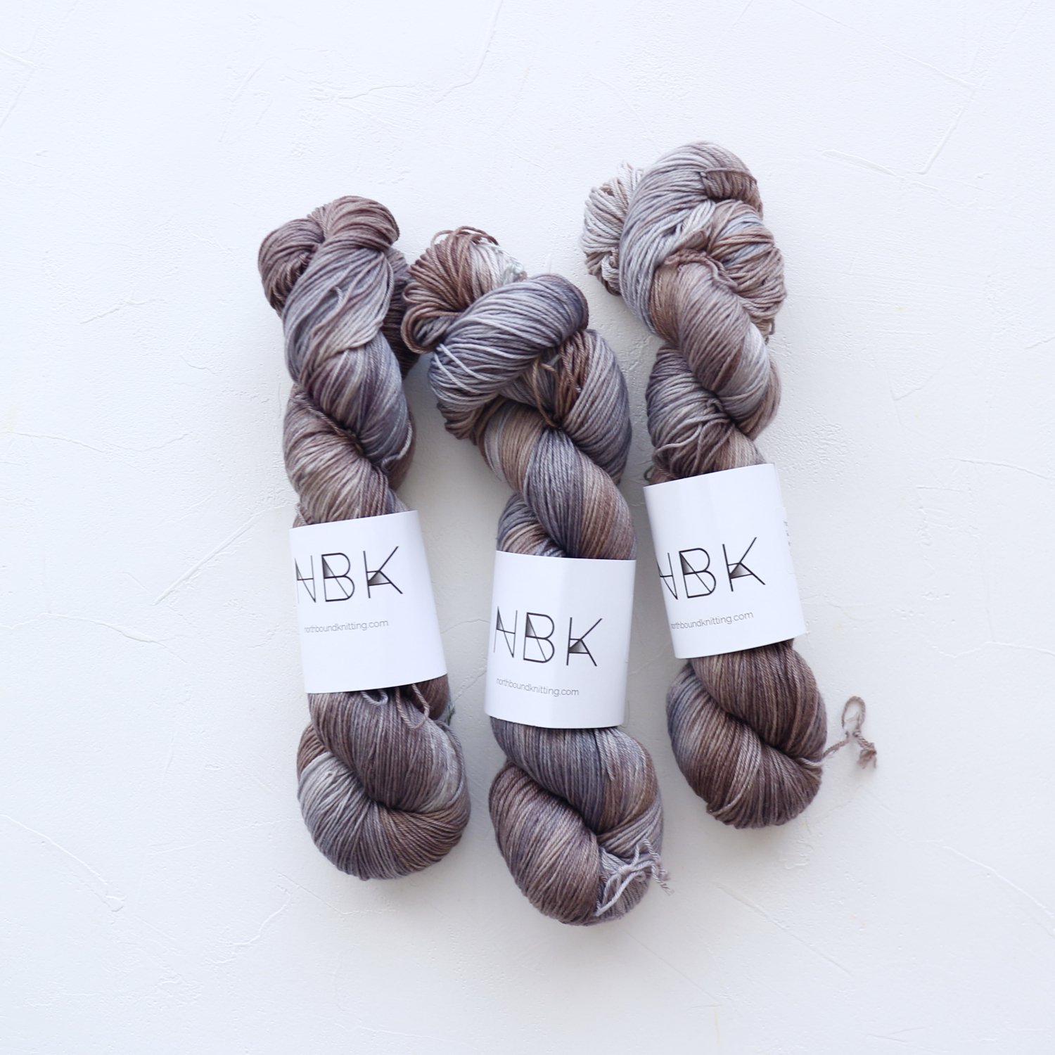 【Northbound Knitting】<br>Superwash Merino/Nylon Fingering<br>SKELETON KEY