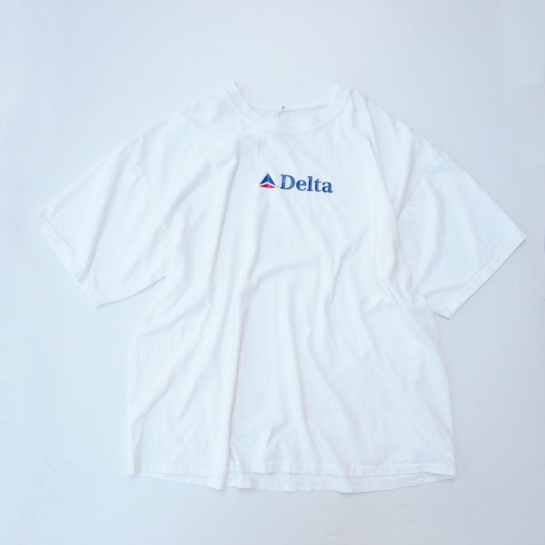 DELTA AIRLINES T-SHIRT