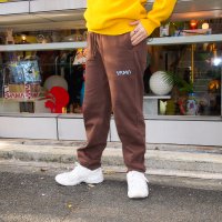 YAMASTORE SOUVENIR - YAMA EMBROIDERY SWEAT PANTS / BROWN<img class='new_mark_img2' src='https://img.shop-pro.jp/img/new/icons10.gif' style='border:none;display:inline;margin:0px;padding:0px;width:auto;' />