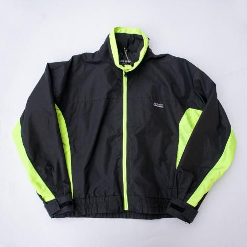 WHITE SIERRA WINDBREAKER<img class='new_mark_img2' src='https://img.shop-pro.jp/img/new/icons10.gif' style='border:none;display:inline;margin:0px;padding:0px;width:auto;' />