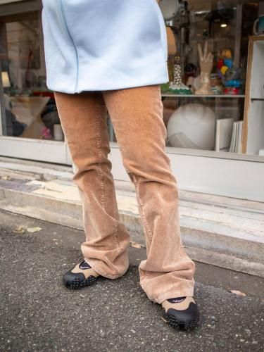 CORDUROY FLARE PANTS<img class='new_mark_img2' src='https://img.shop-pro.jp/img/new/icons10.gif' style='border:none;display:inline;margin:0px;padding:0px;width:auto;' />