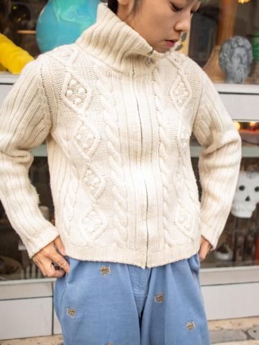 1990s UNITED COLORS OF BENETTON CABLE KNIT HIGH NECK JACKET<img class='new_mark_img2' src='https://img.shop-pro.jp/img/new/icons10.gif' style='border:none;display:inline;margin:0px;padding:0px;width:auto;' />