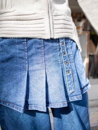 DENIM PLEATED MINI SKIRT<img class='new_mark_img2' src='https://img.shop-pro.jp/img/new/icons10.gif' style='border:none;display:inline;margin:0px;padding:0px;width:auto;' />