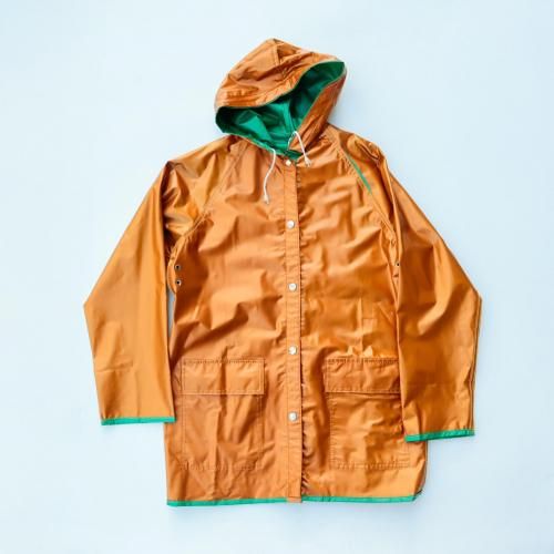 REVERSIBLE RUBBER COAT / GOLD
