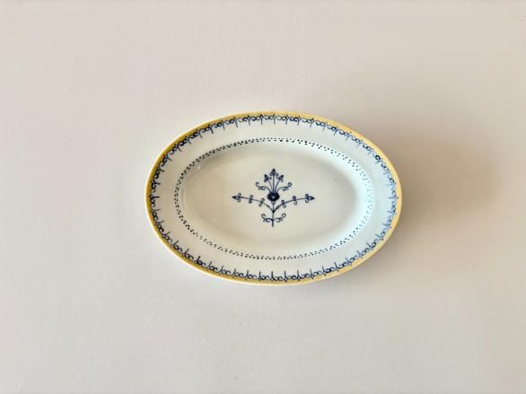 須藤拓也さん の色絵染付筒茶碗　 Blue and white tea bowl 須藤拓也さん の色絵染付筒茶碗 Blue and white tea bowl