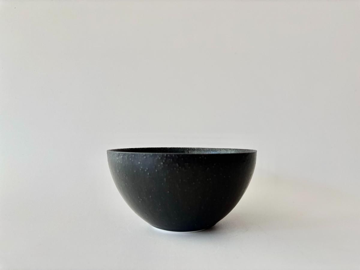 鉄釉丸鉢 | 吉田直嗣 - うつわ祥見KAMAKURA web shop