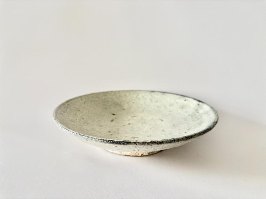 【八田亨】　作　七寸白掛皿 八田亨 白掛 7寸皿 －作家もの陶器・うつわ・アートの通信販売