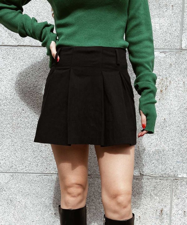 Simple pleated skirt