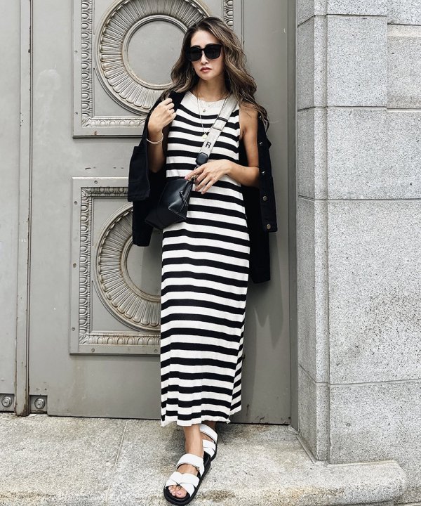 Sleeveless knit long dress