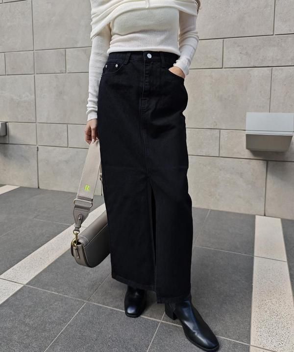 Front slit denim skirt