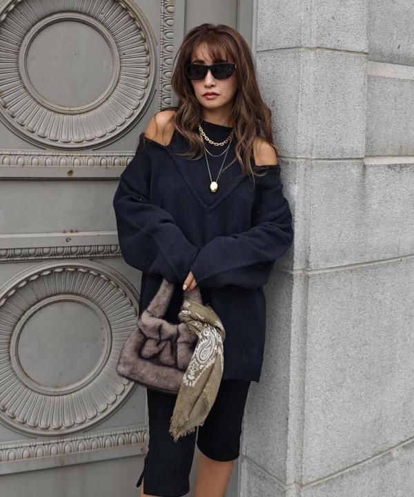<img class='new_mark_img1' src='https://img.shop-pro.jp/img/new/icons14.gif' style='border:none;display:inline;margin:0px;padding:0px;width:auto;' />10/8 20:00~Layered V neck loose knit