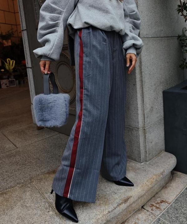 <img class='new_mark_img1' src='https://img.shop-pro.jp/img/new/icons14.gif' style='border:none;display:inline;margin:0px;padding:0px;width:auto;' />10/29 20:00~Side line stripe wide pants